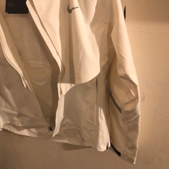 Nike Aero Shield Jacket - Picture 4 of 13